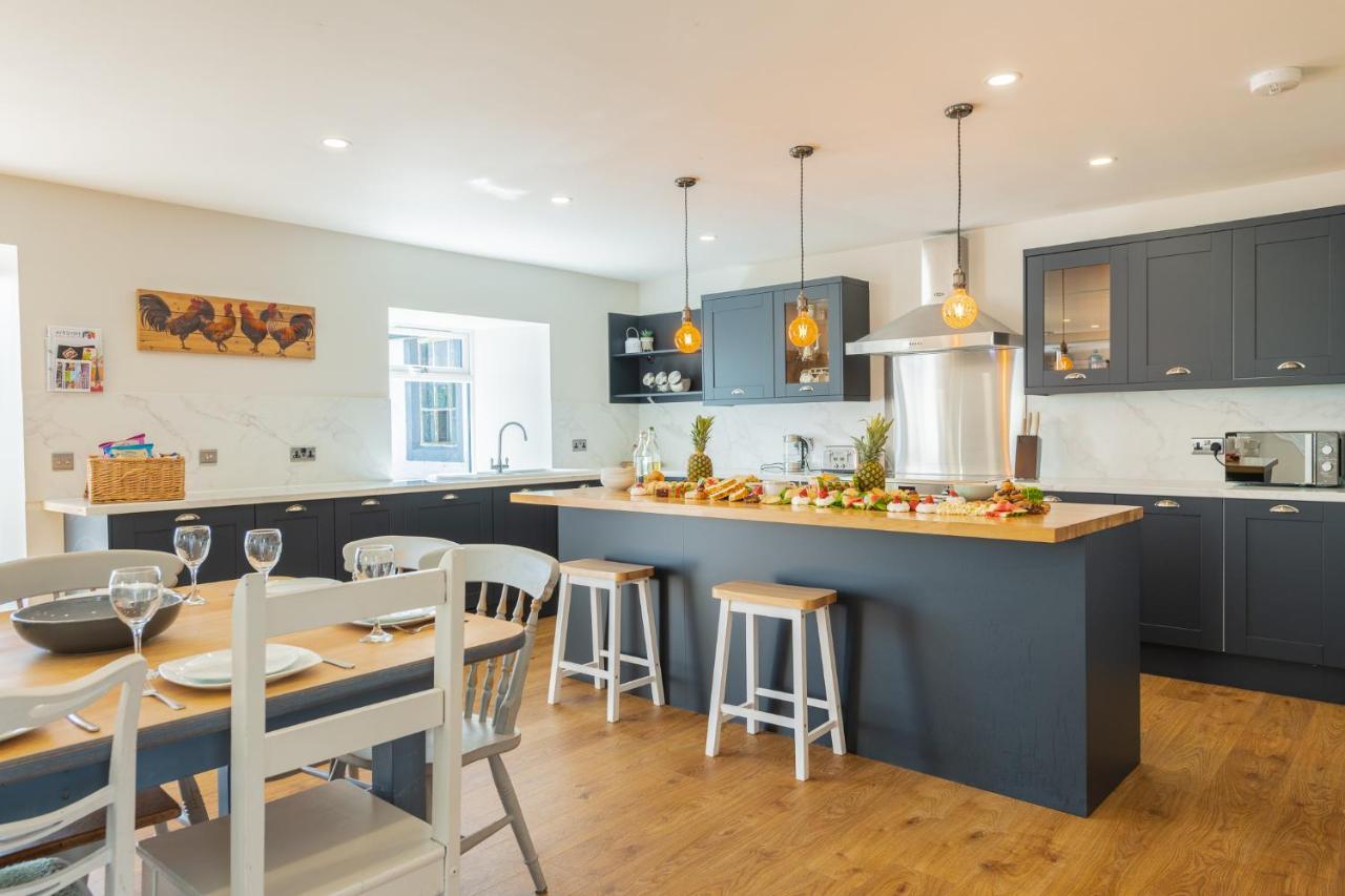 Nether Newton - Sleeps 12, Hottub, Sauna, Private Garden Newmilns 外观 照片