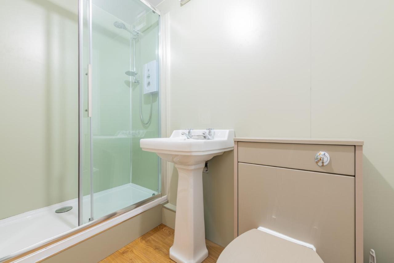 Nether Newton - Sleeps 12, Hottub, Sauna, Private Garden Newmilns 外观 照片