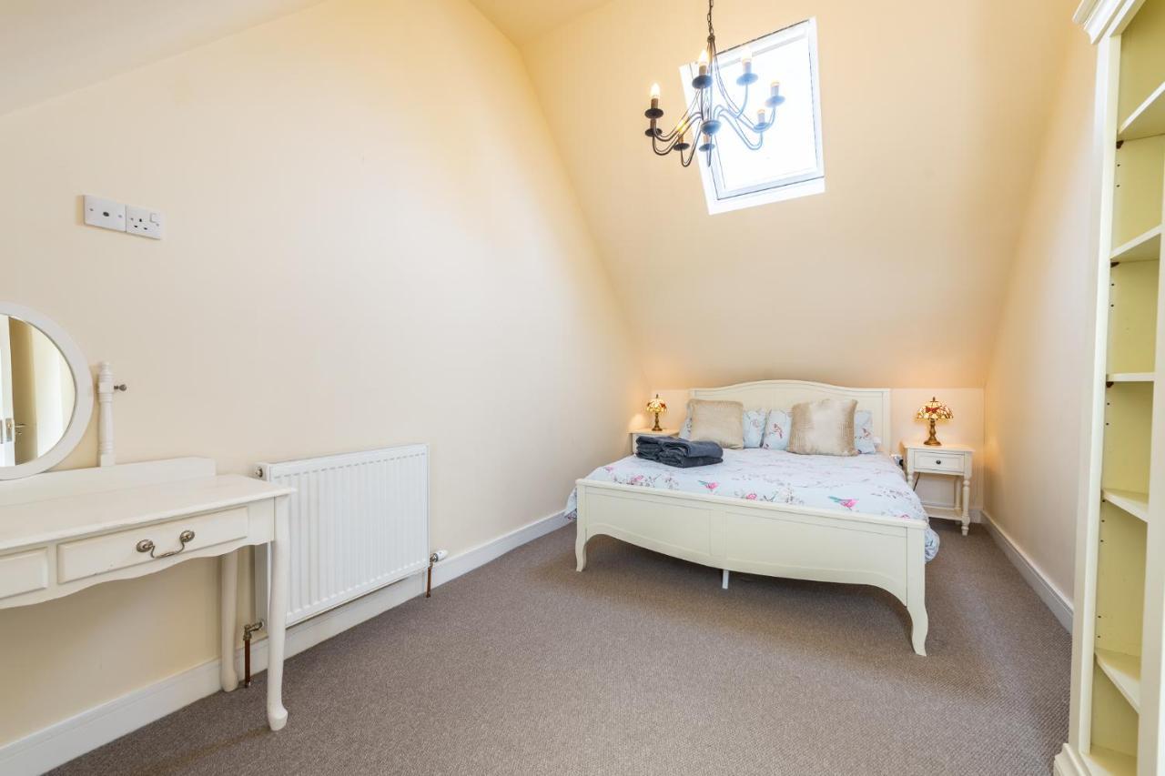 Nether Newton - Sleeps 12, Hottub, Sauna, Private Garden Newmilns 外观 照片